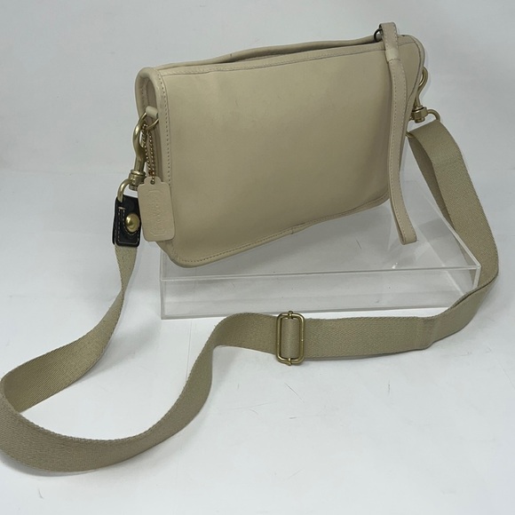 Coach Legacy Vintage 038-007 Cream Bone Zip Top Detachable Crossbody Clutch Bag - Picture 1 of 16